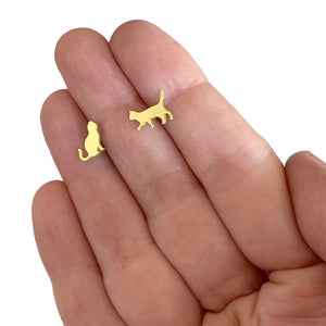Cat Earrings - 14K Gold-Plated Sitting Cat Stud Earrings - WeeShopyDog