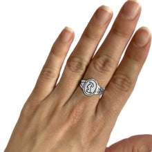 Load image into Gallery viewer, Dachshund Ring - Silver |Sit-up - WeeShopyDog